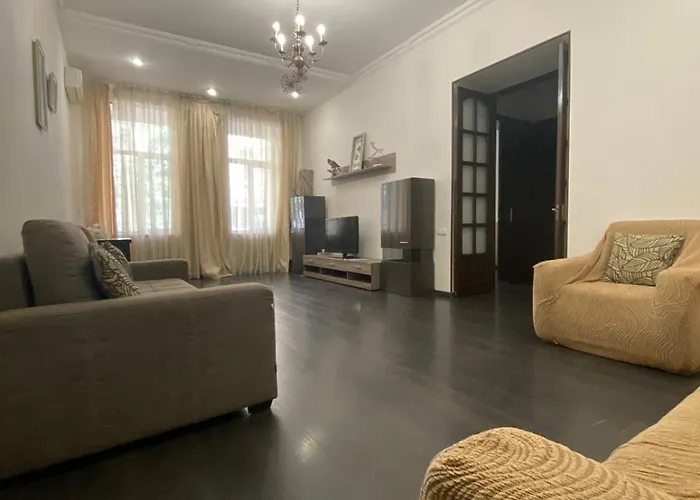 Ekaterinenskaya 24 *