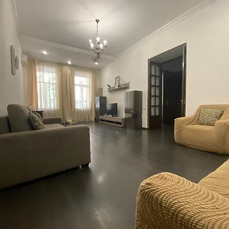 Ekaterinenskaya 24 *